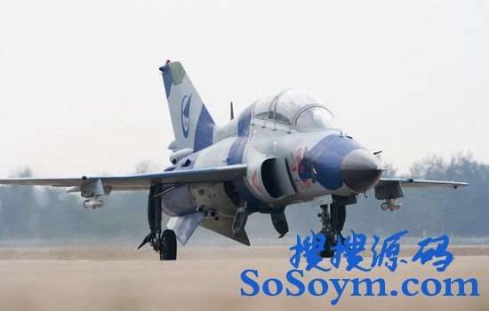 孟加拉国飞行员试飞中国山鹰高级教练机